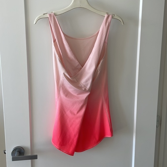Like New Pink décathlon tank top - Picture 2 of 3